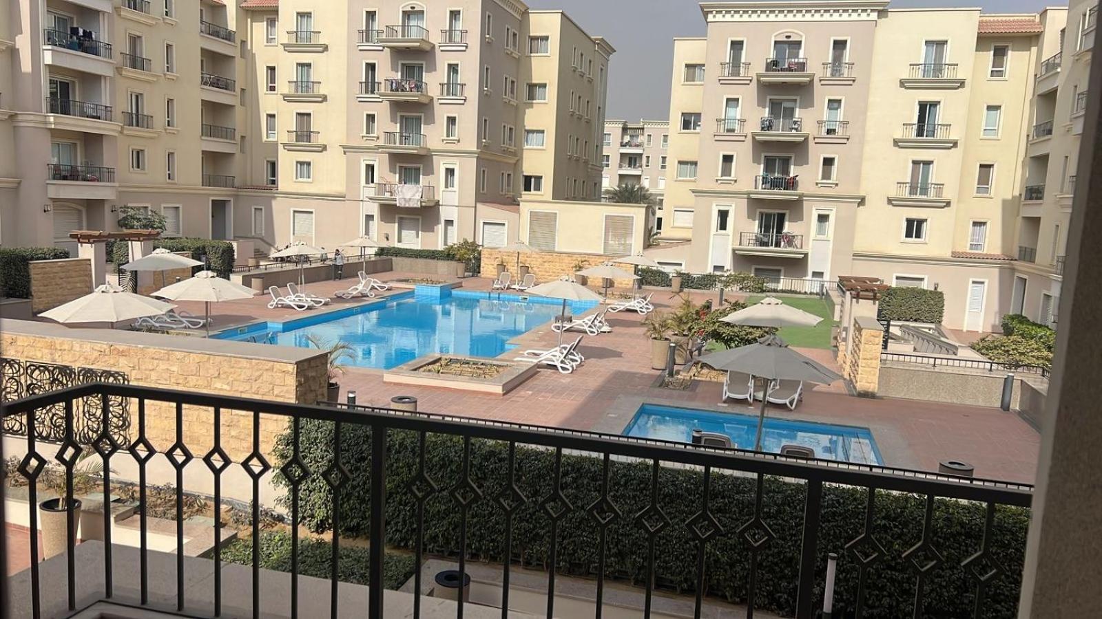 Apartment In Boulevard Overlooking Swimming Pool